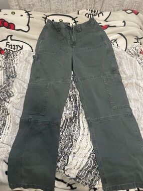 Painter-Style Utility Pants in Olive Green